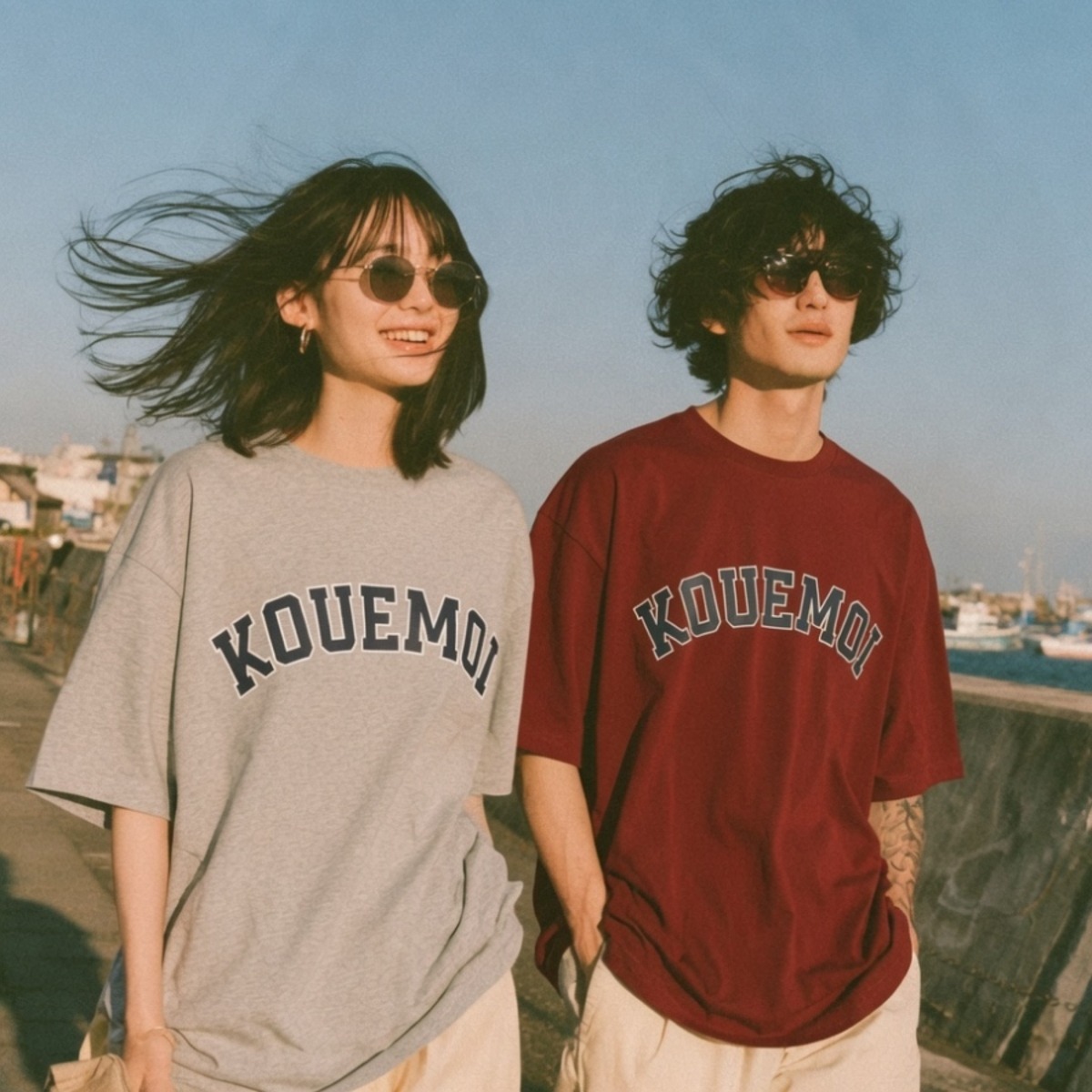 【2点セット】 カップルペアルック 「KOUEMO」 アーチロゴTシャツ